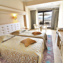 Azka Delux Sea View Room