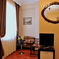 The Sunrise Hotel 