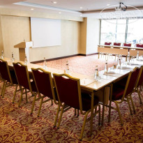 Grand Aras Hotel & Suites