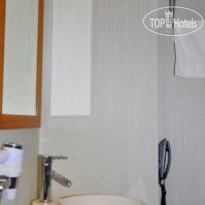 Island House Hotel 
