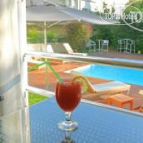 Island House Hotel 