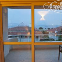 Island House Hotel 