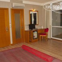 Island House Hotel 