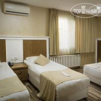 Lal Hotel 