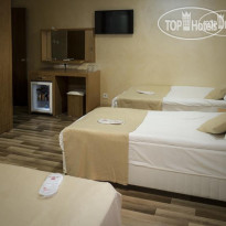 Lal Hotel 