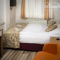 Lal Hotel 