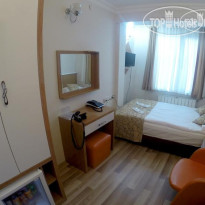Lal Hotel 