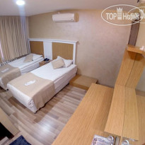 Lal Hotel 