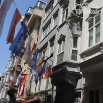 La Pazza Suites 
