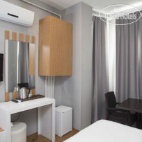 La Pazza Suites 