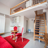 Lamaria Residence Двухуровневый номер