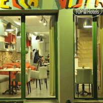 BellaVista Hostel & Studios