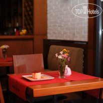 Casa Rosso Suites Hotel