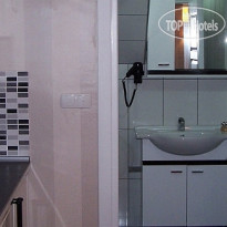 Airport House Hotel