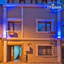 Merot Suites