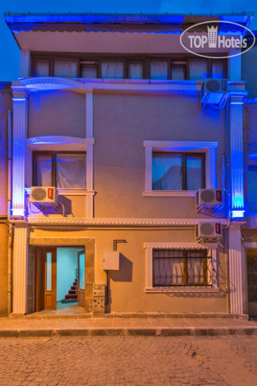 Merot Suites