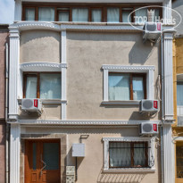 Merot Suites