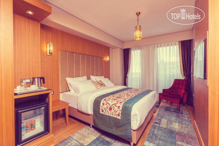 Obelisk Hotel & Suites