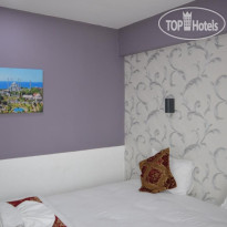 The Reina Hotel 