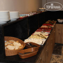 The Reina Hotel 