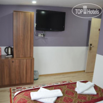 The Reina Hotel 