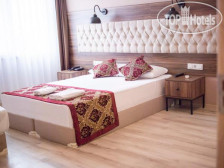 The Reina Hotel 3*