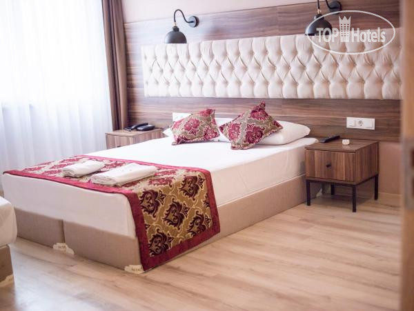 Фотографии отельера The Reina Hotel 3*