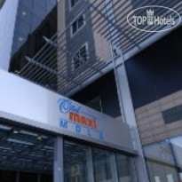 Maxi Mola 
