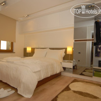 Aura Suites 