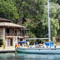 Yacht Charter Hotel