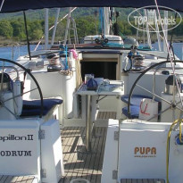 Yacht Charter Hotel