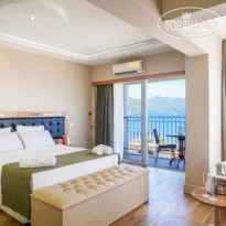 Aurasia Sea Side Hotel 