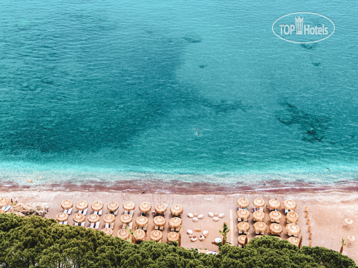 Пляж в Perios Beach House