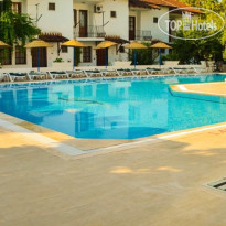 Seril Hotel Бассейн