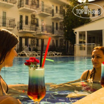 Seril Hotel Бассейн