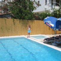 Adonis Hotel 