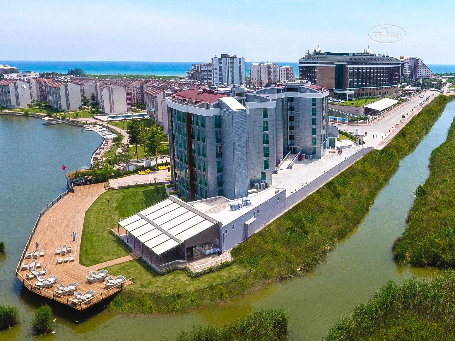 Aska Lara Resort Spa пляж