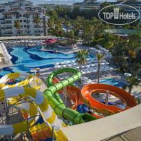 Бассейн с горками в Belek Beach Resort Hotel 5*