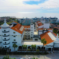 Side Aluna Hotel