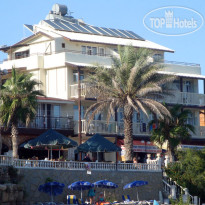 Beach House Hotel 