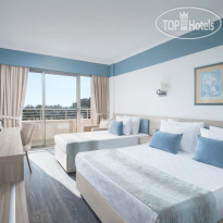 Asteria Collection Side Hotel room
