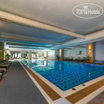 Commodore Elite Suites & Spa indoor pooll