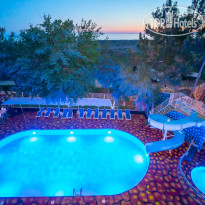 Бассейн в Aperion Beach Hotel 4*