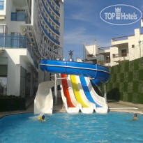 Azura Deluxe Resort & Spa Hotel