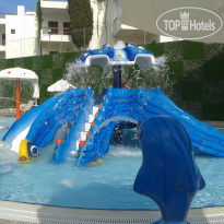 Azura Deluxe Resort & Spa Hotel