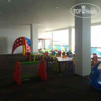 Azura Deluxe Resort & Spa Hotel