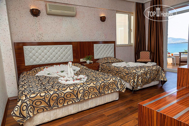 Club Bayar Beach Hotel