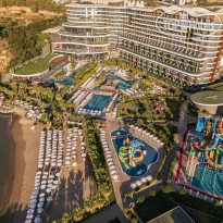 Mylome Luxury Hotel Resort Вид на басейны сверху