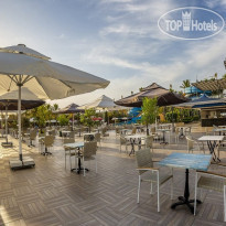 Aria Resort & Spa Pool bar