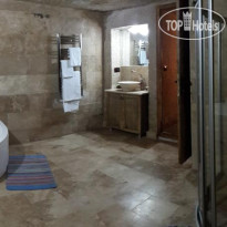 Amor Cave House 